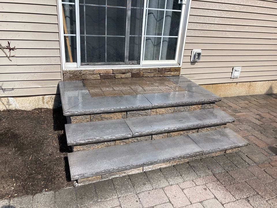Hardscape Retaining Wall